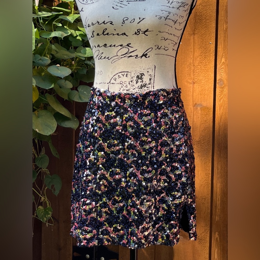 Urban Outfitters Darren Sequin Miniskirt Women’s US Size L, Black Multi, EUC